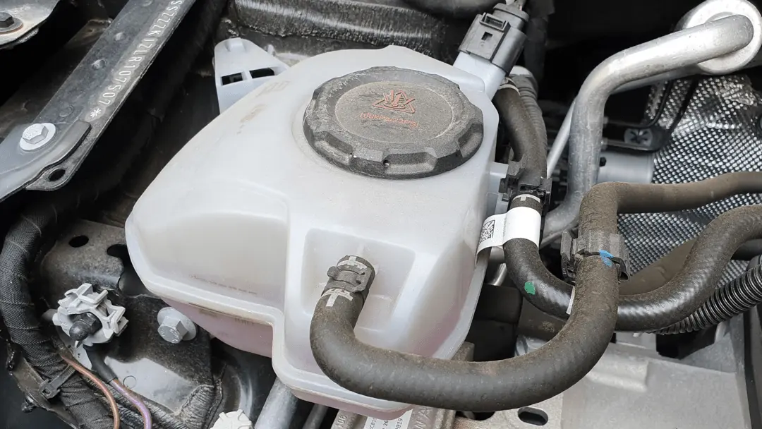 coolant reservoir does not drain back into radiator