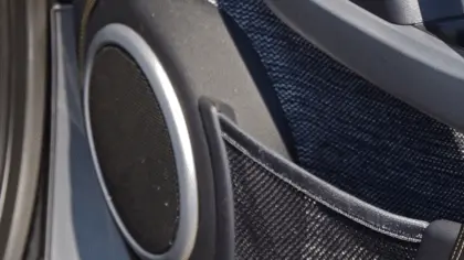 why does only one side of my car speakers work